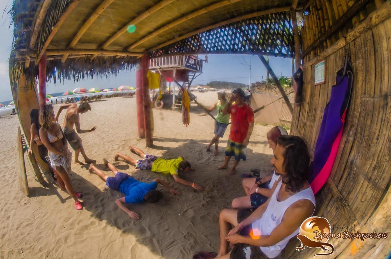 Iguana Beach House Hostel Montañita Buitenkant foto