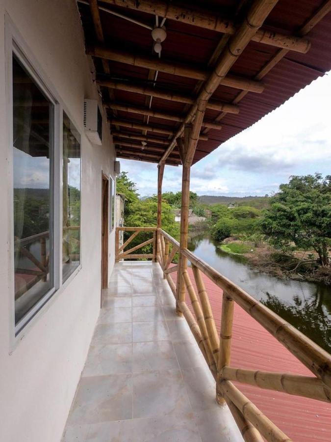 Iguana Beach House Hostel Montañita Buitenkant foto