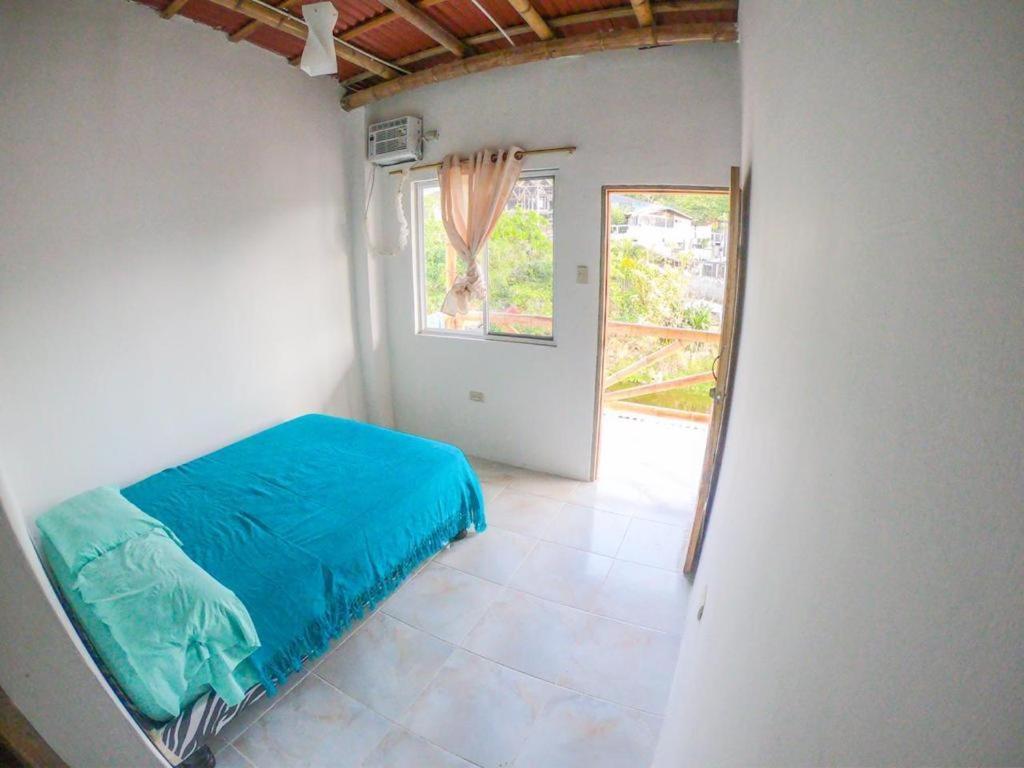 Iguana Beach House Hostel Montañita Buitenkant foto